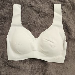 Seamless bra